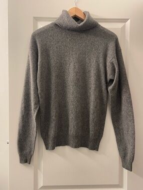 Sutton Studio Cashmere Gray Turtleneck Sweater